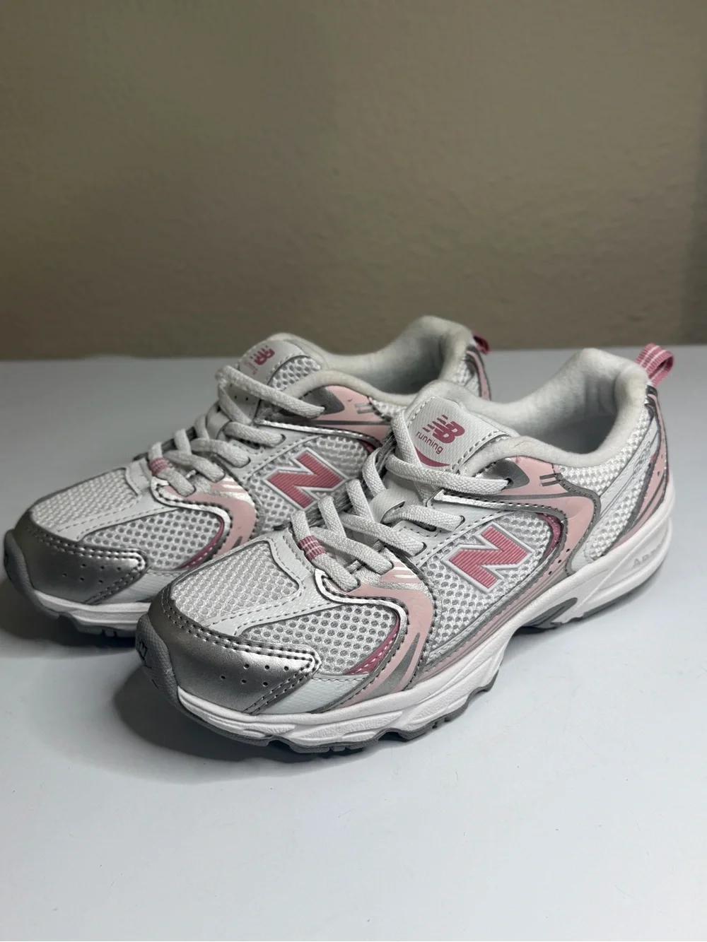 ❌❌❌New Balance Kids Silver and Pink Mesh Sneakers
